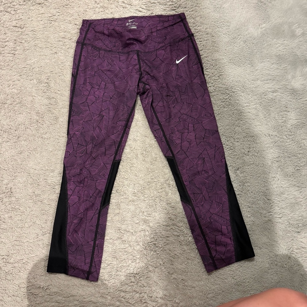 Nike Pro Geometric Purple and Black Leggings Cropped